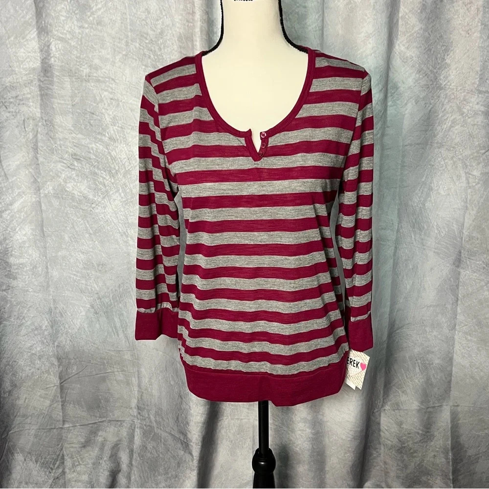 Derek Heart NWT Ruby and Gray Heather Striped 3/4 Sleeve Shirt - XL